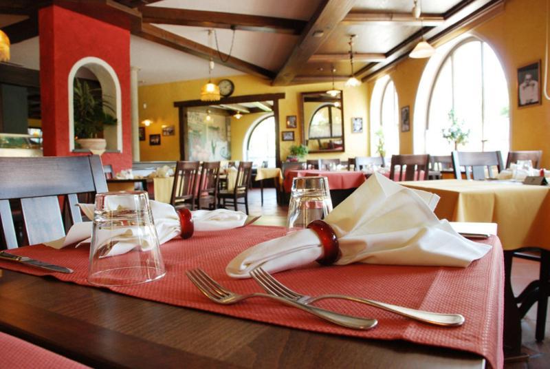 Hotel Walensee Trattoria Weesen Esterno foto